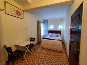 Standard Room, 1 Queen Bed, Balcony