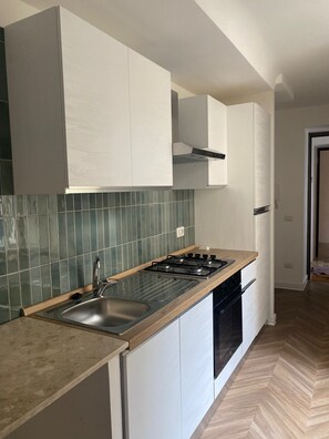 Fridge, microwave, oven, stovetop - Dora House Napoli (Napoli)