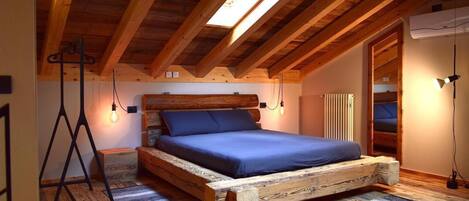 Superior Apartment, Garden View | Premium bedding, down comforters, individually decorated