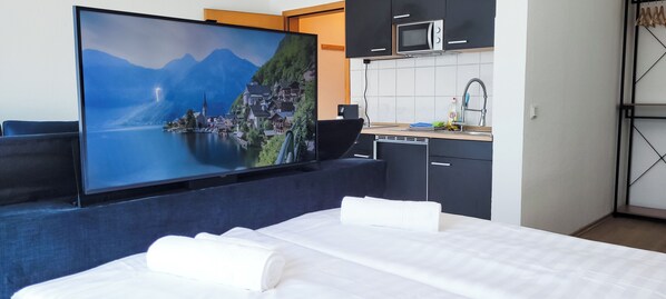 1 dormitori, escriptori, planxa i posts de planxar i wifi gratuïta