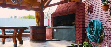 تناول الطعام بالخارج