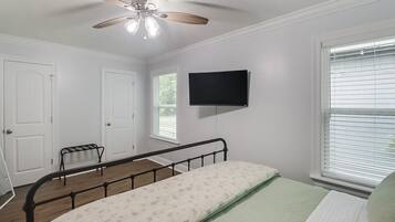 2 bedrooms, free WiFi, bed sheets