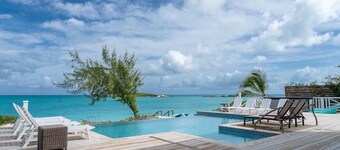 Suma Sands Villa, Beachfront w/ heated pool, year-round beach, Tropic of Cancer