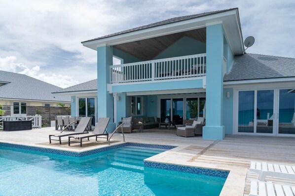 Piscine extérieure, piscine chauffée