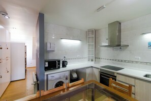 Superior Studio Suite | Private kitchen