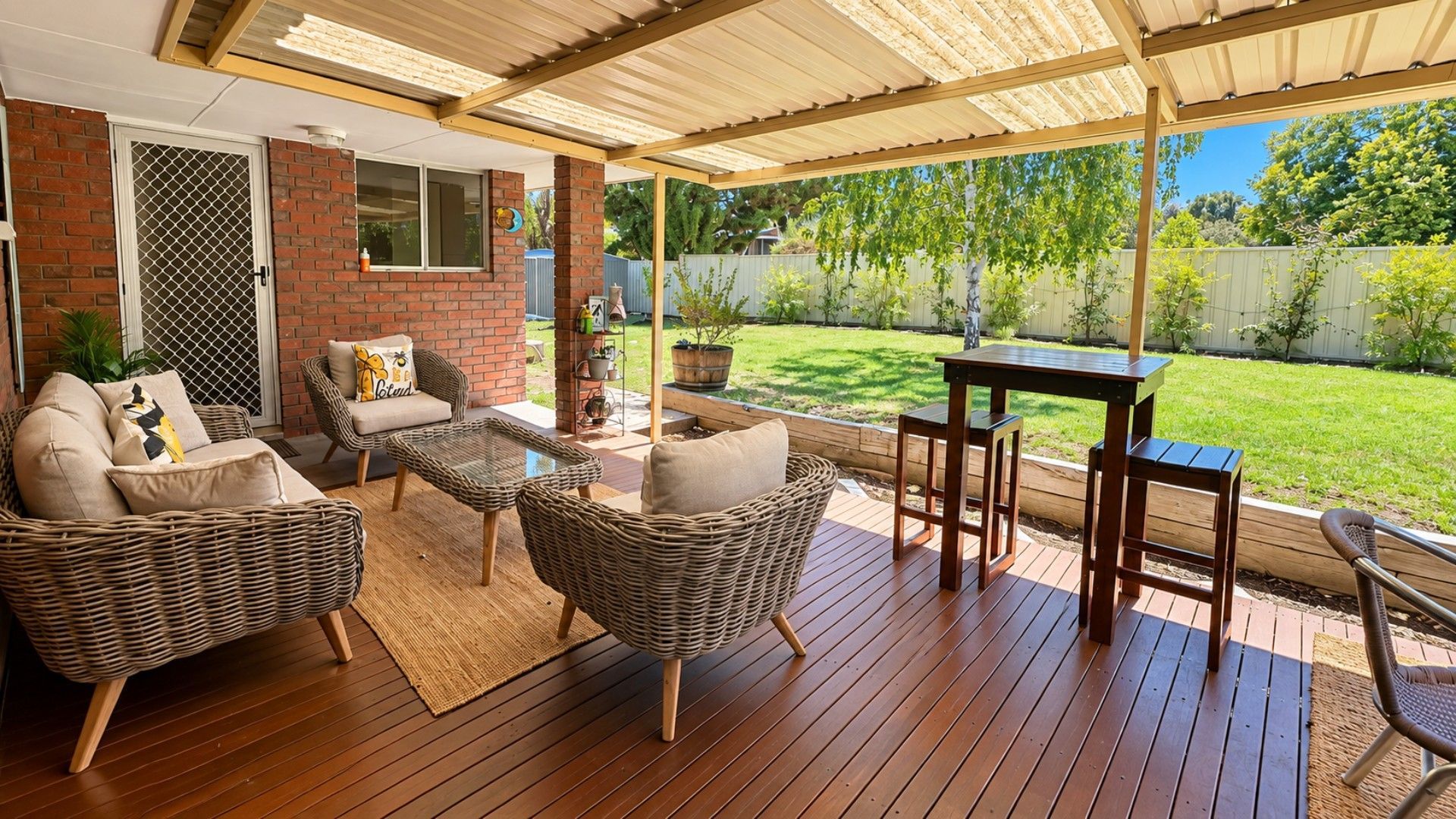 Outdoor dining