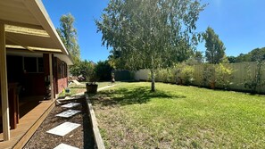 Property grounds - ### Central Nannup Holiday Home: Your Perfect Nature Retreat in the Heart of Nannup (Nannup)
