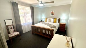 3 Schlafzimmer, Reisekinderbett, Bettwäsche