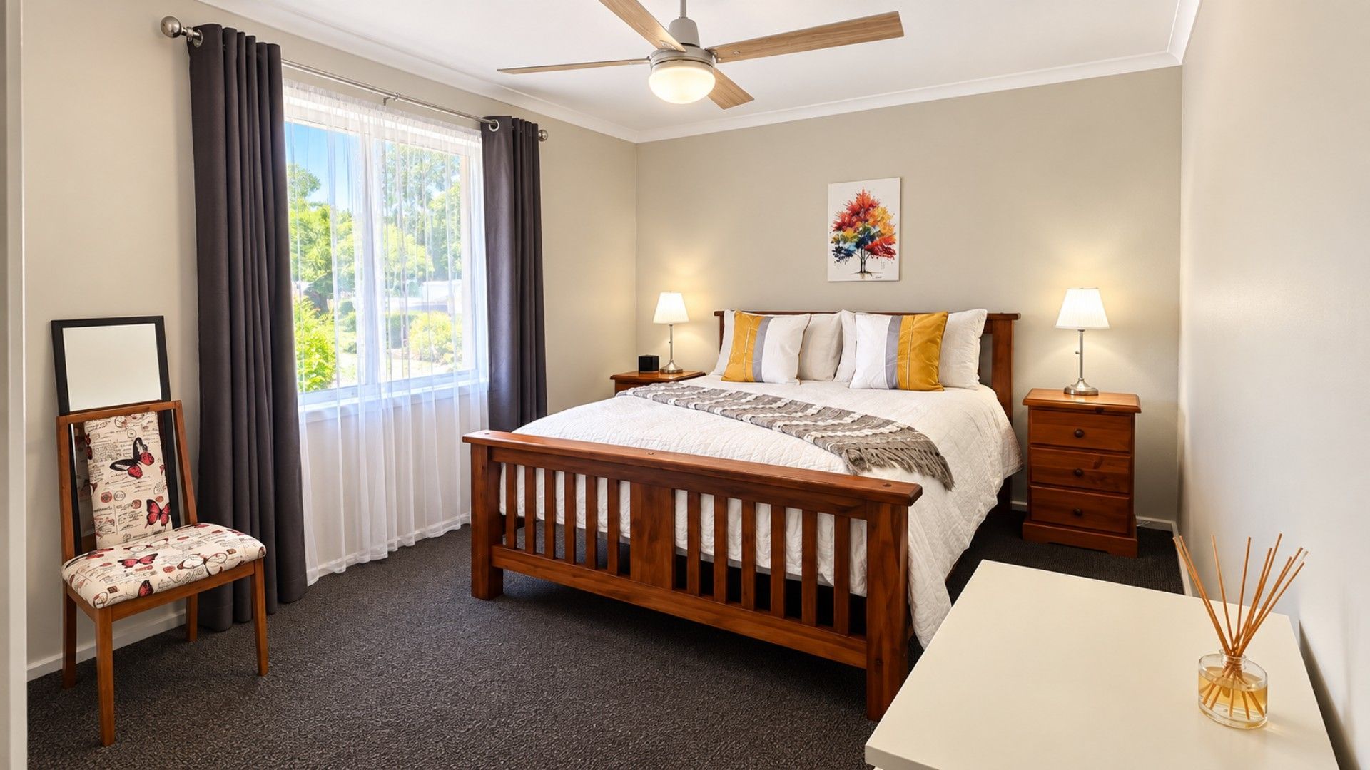 3 bedrooms, travel cot, bed sheets