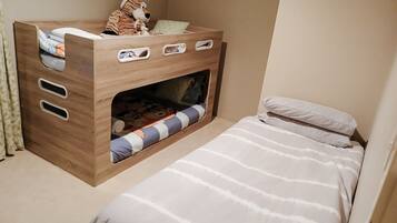 3 bedrooms, free WiFi, bed sheets