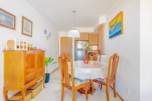 Dining - IT81 Great 3/4 Apartment (1 Suite) - Itacimirim (Camaçari)