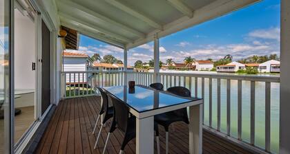 Escape to Tranquility at Fountain View Villa - South Yunderup