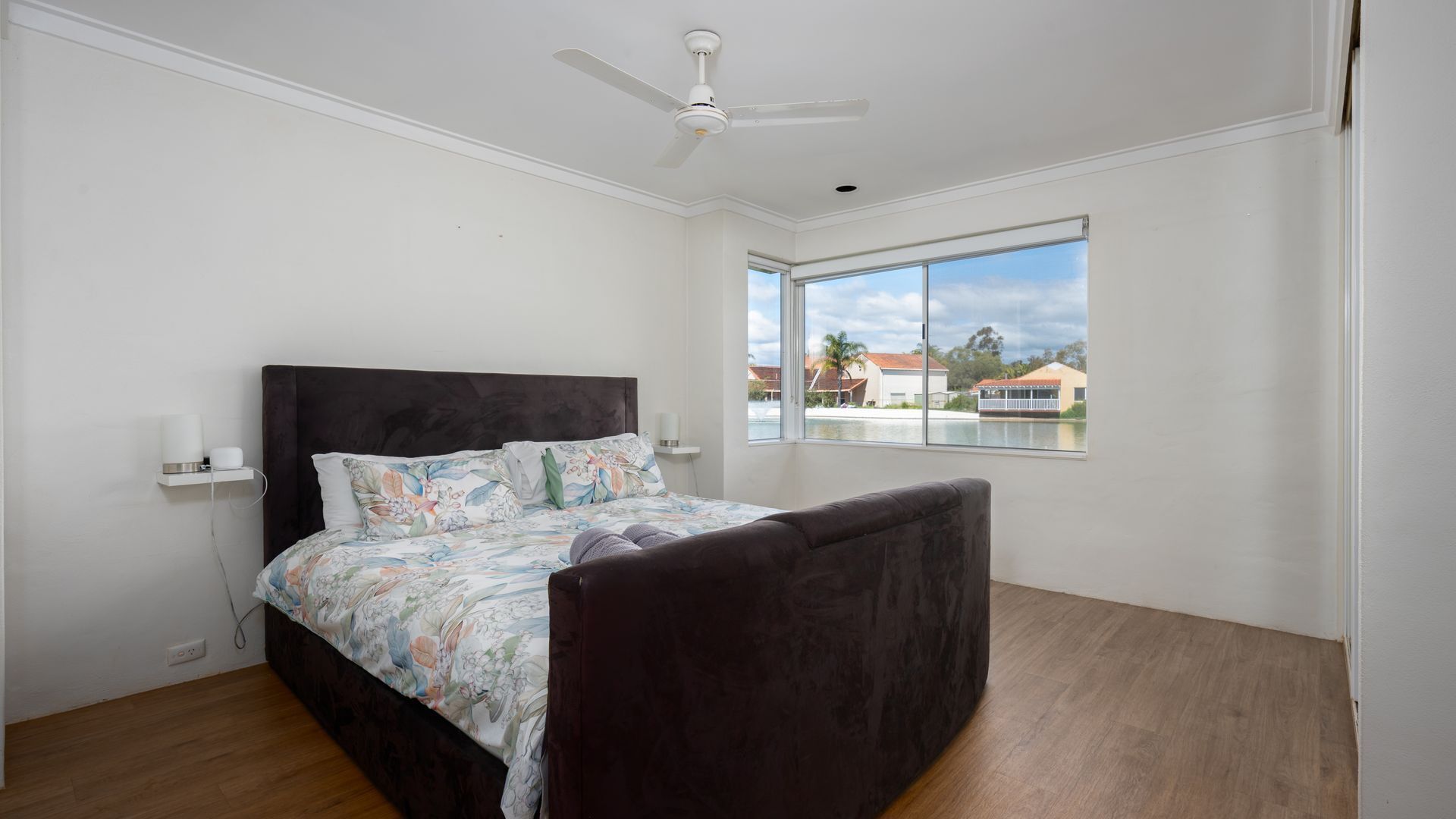 3 bedrooms, travel cot, Internet, bed sheets