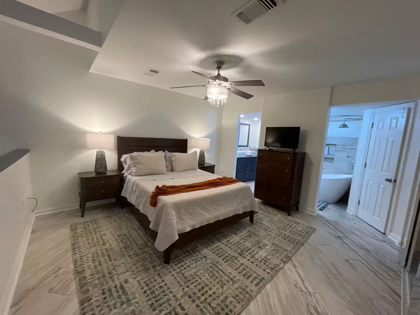 1 bedroom, iron/ironing board, WiFi