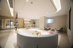 Interior - Homeinn · neo (Meishan High-Speed Railway East Station Huadi Hengtong) (Meishan)