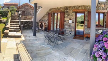 Superior Apartment, Garden View | Terrace/patio