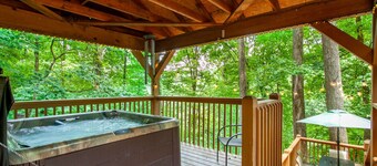 Ravens Hollow - Private Pool, Hot Tub, & Games!