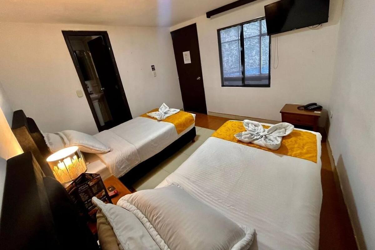 Deluxe Double Room | Desk, laptop workspace, iron/ironing board, free WiFi