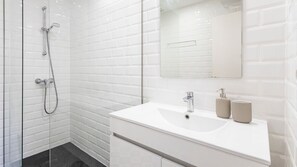 Hair dryer, towels