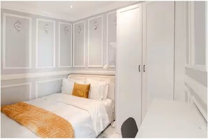 1 bedroom, desk, iron/ironing board, free WiFi