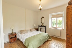 3 chambres, fer et planche à repasser, lit parapluie, Wi-Fi gratuit