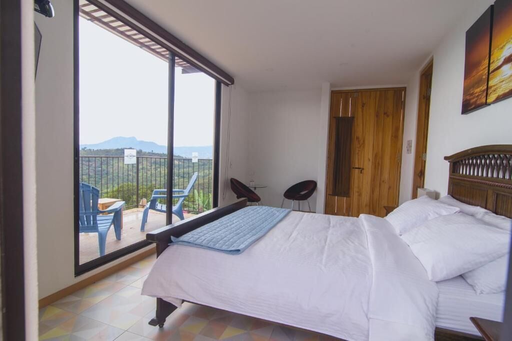 Suite Confort, balcon, vue piscine | 1 chambre, literie de qualité supérieure, couette en duvet d'oie