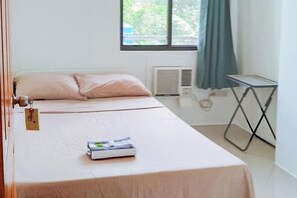 Room - Sinoben Apartments by RedDoorz (Iloilo Province)