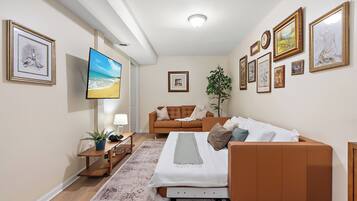 2 bedrooms, iron/ironing board, WiFi, bed sheets