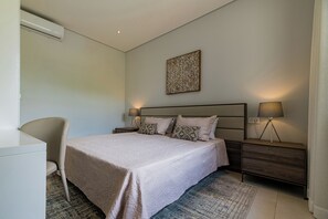 3 bedrooms, desk, iron/ironing board, WiFi