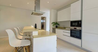 Stunning Soleia Escape with Parking, Grand Baie