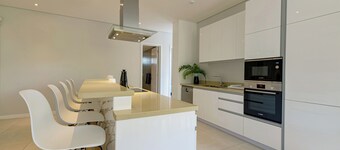 Stunning Soleia Escape with Parking, Grand Baie