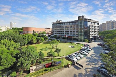 Vanilla Garden Hotel