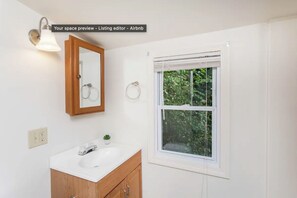 Towels, soap, shampoo, toilet paper