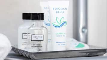 Handdoeken, zeep, shampoo, toiletpapier