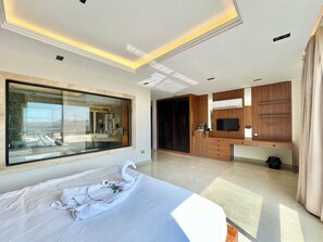 Minibar, in-room safe, blackout curtains, soundproofing - Gaia Pyramids View INN (Giza)