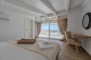 2 makuuhuonetta, tallelokero huoneessa, silitysrauta/-lauta