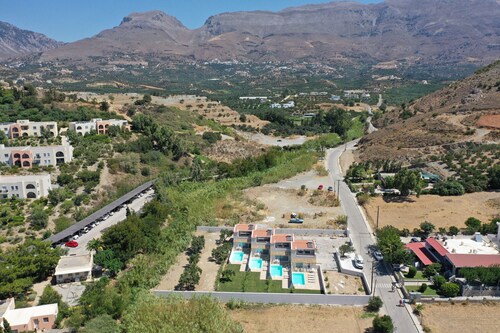 Mythos villa 7,pool,Walking distance to beach