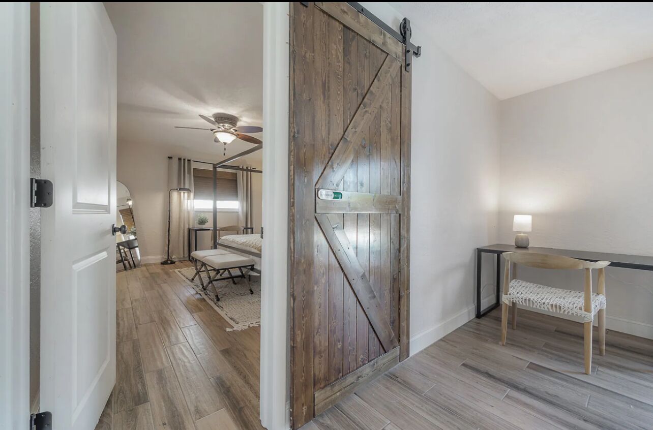 4 bedrooms, travel crib, WiFi, bed sheets