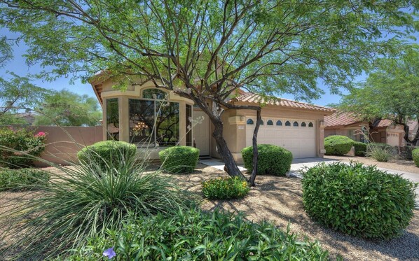 Exterior - NEW TO VRBO 11/24 - Prime North Scottsdale Retreat - 1 Level Home w/Private Pool (Scottsdale)