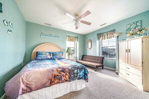 4 bedrooms, iron/ironing board, WiFi, bed sheets