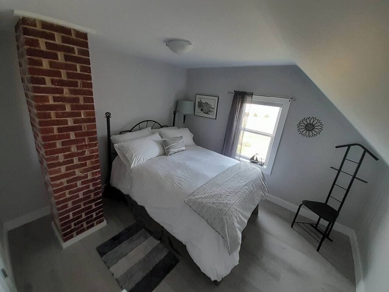 5 soverom, skrivebord, strykejern/-brett og wi-fi