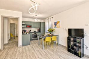 Fridge, microwave, oven, dishwasher