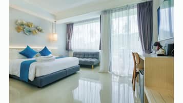 Deluxe Studio, Hill View | Premium bedding, down comforters, pillowtop beds, free minibar