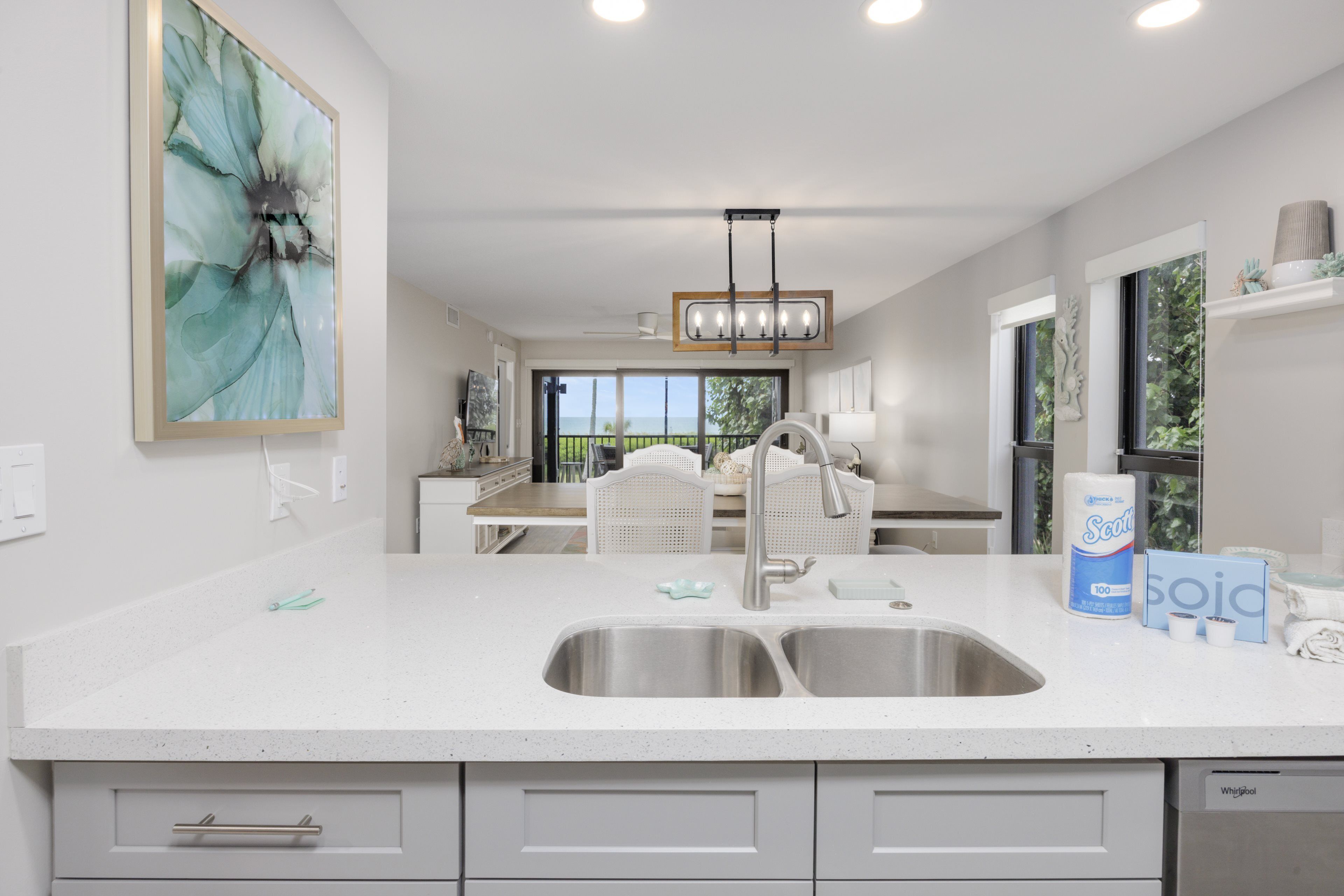 ثلاجة، ميكروويف، فرن، موقد طهي مسطح