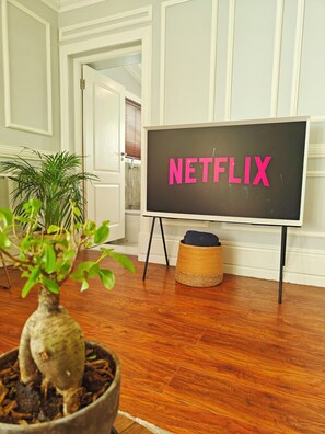 Interior - Luxury House into Nature in Sandton, peaceful place with full of greens (Sandton)