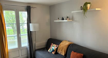 Studio - Elegant - 10 min. Disney - 3 min. Station