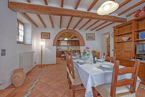 Dining - Villa in Cortona with 3 bedrooms sleeps 6 (Cortona)