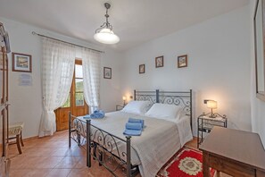 3 bedrooms, iron/ironing board, travel crib, free WiFi