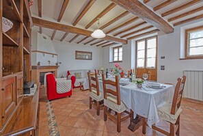 Dining - Villa in Cortona with 3 bedrooms sleeps 6 (Cortona)