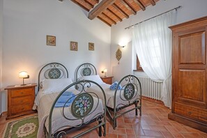 2 Schlafzimmer, Reisekinderbett, kostenloses WLAN